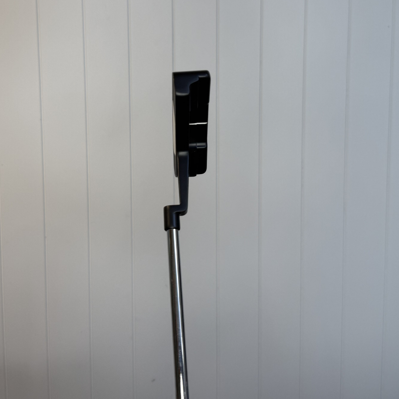 Used Odyssey TRI-BEAM #2 34" putter — view 3