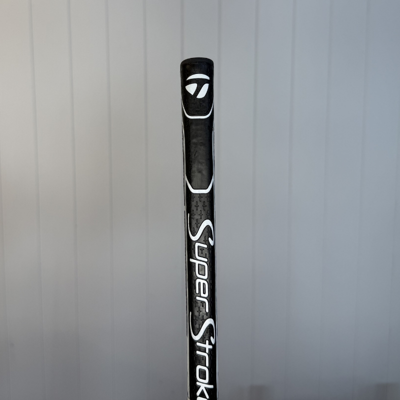 Used TaylorMade Spider FCG BLACK/WHITE 33" putter — detail view